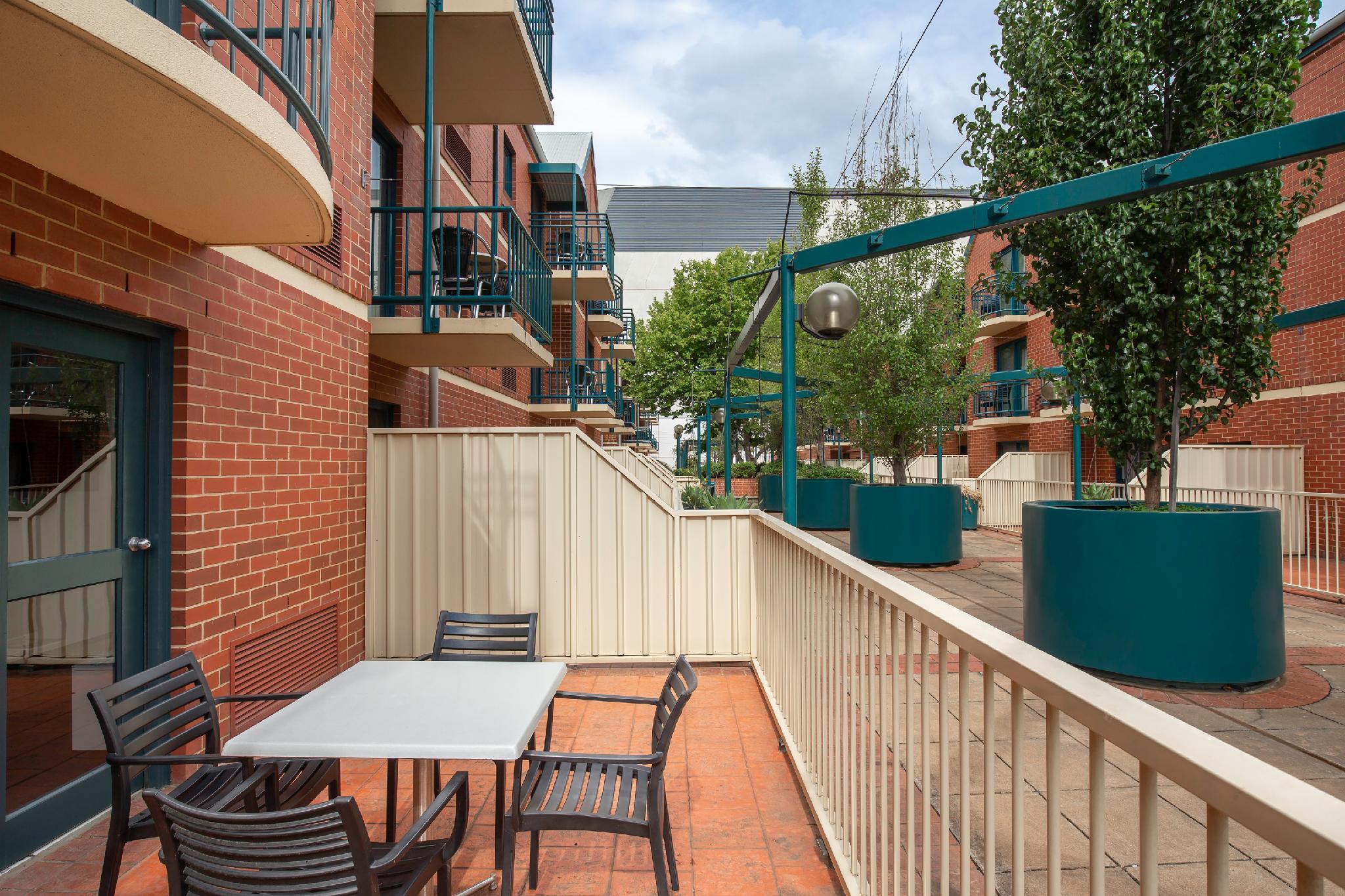 Breakfree Adelaide Aparthotel Bagian luar foto